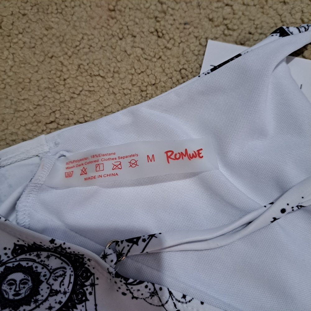 Bikini Set With Sun & Moon Pattern - Picture 4 of 4